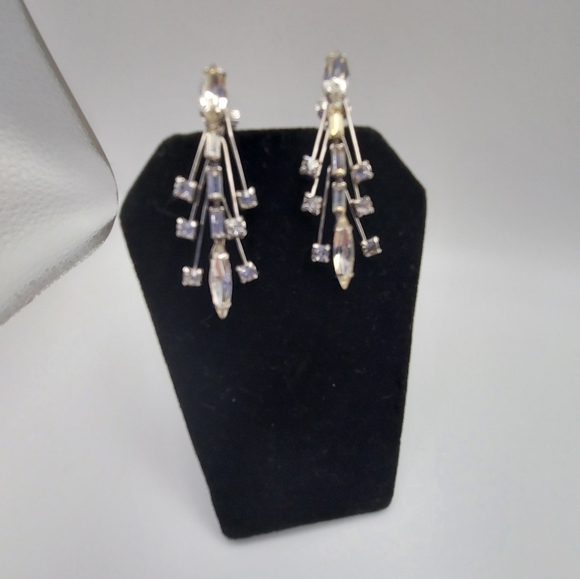 Vintage Clear Rhinestones Clip On Dangle Earrings 1.75". - Picture 7 of 13